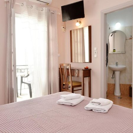 Hotel Villa Plaza Spétses Екстериор снимка