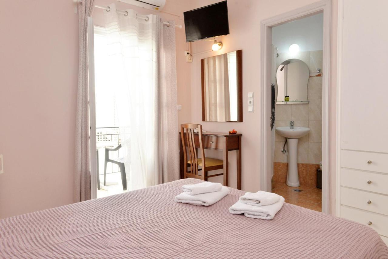 Hotel Villa Plaza Spétses Екстериор снимка
