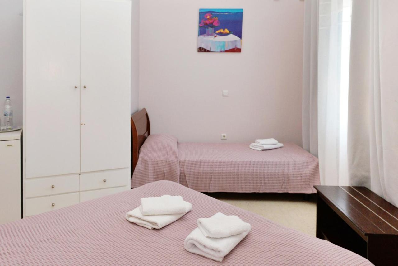 Hotel Villa Plaza Spétses Екстериор снимка