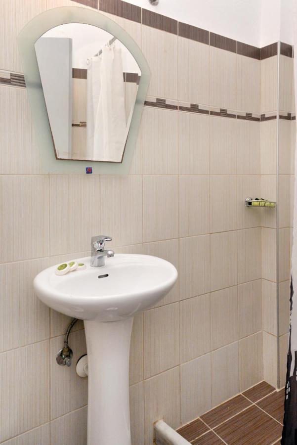 Hotel Villa Plaza Spétses Екстериор снимка